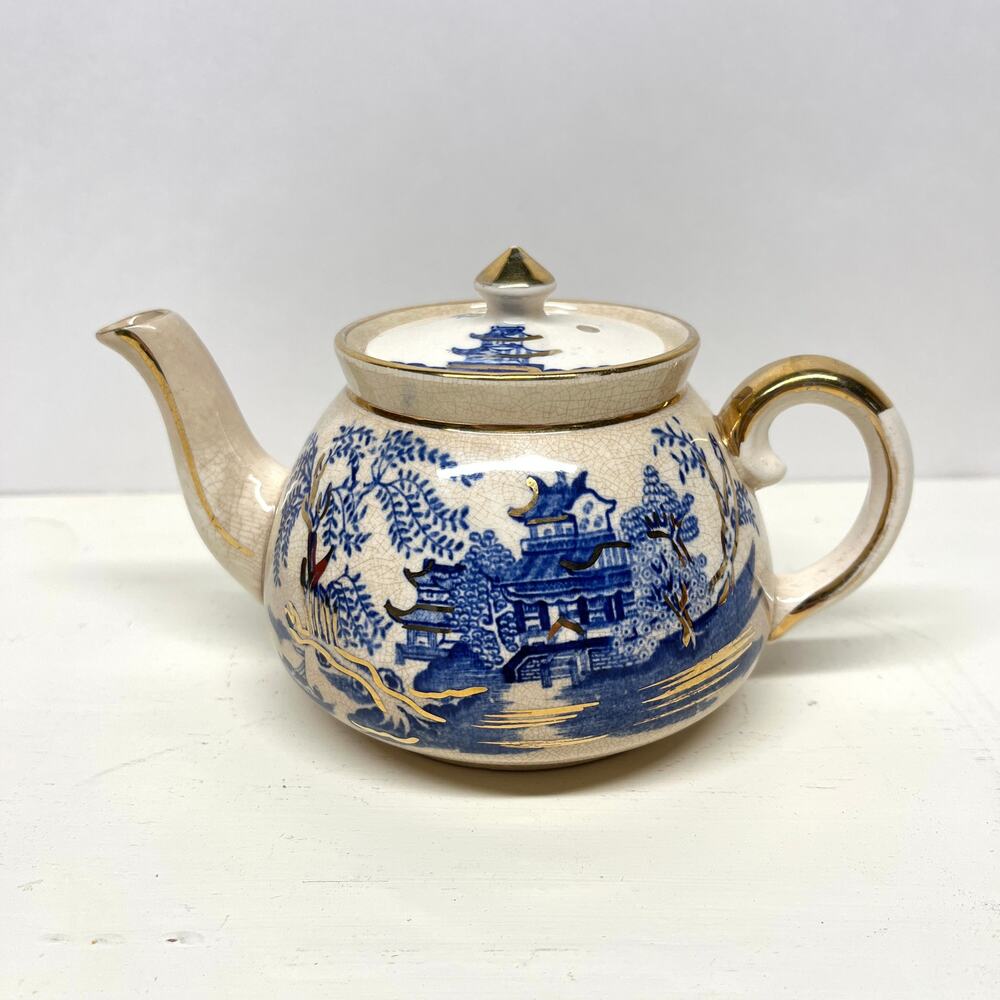 Vintage Gibson Staffordshire England Mandarin Blue Willow Teapot